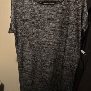 GAP Heathered Dark Gray Short Sleeve Tee